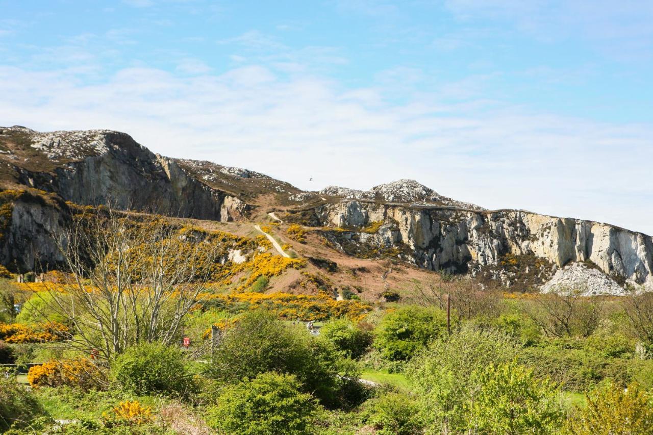 Swn Y Nant Villa Holyhead Bagian luar foto